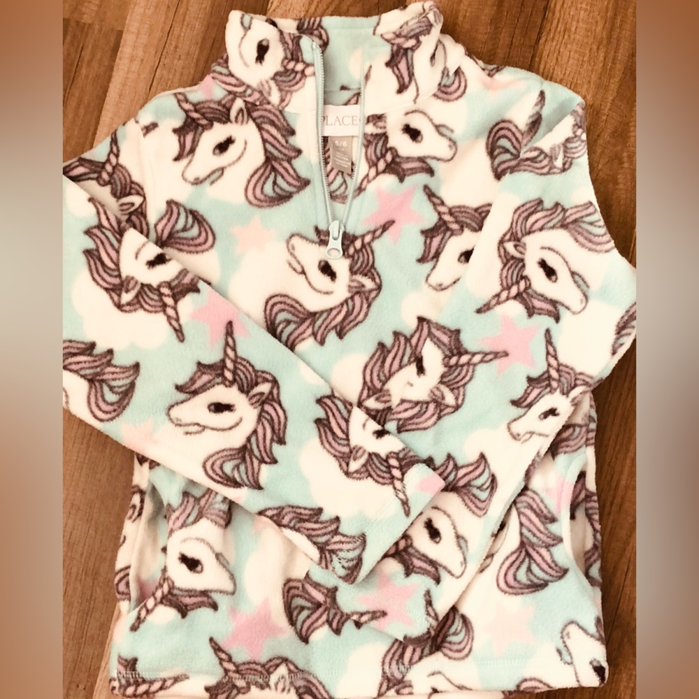 EUC to LIKE NEW Girls Unicorn Fleece Pullover Size 5/6.